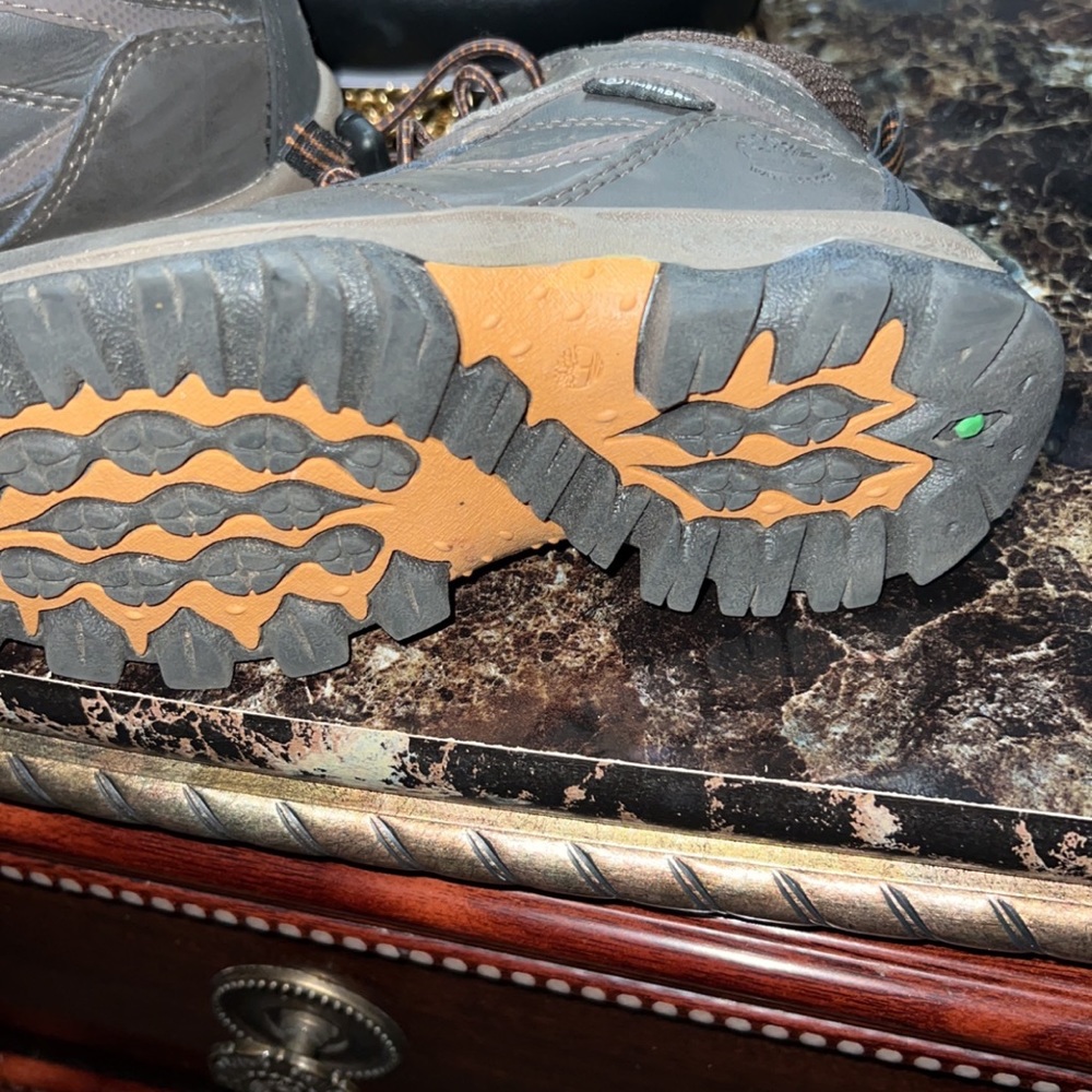 Boys boots